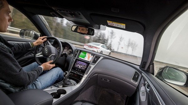 Машем из Infiniti Q60 вдогонку заднеприводному BMW 420d