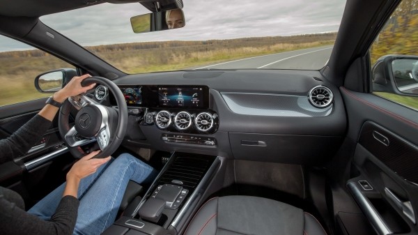 Ранжируем кроссоверы Mercedes-Benz GLA и GLB 250 4matic