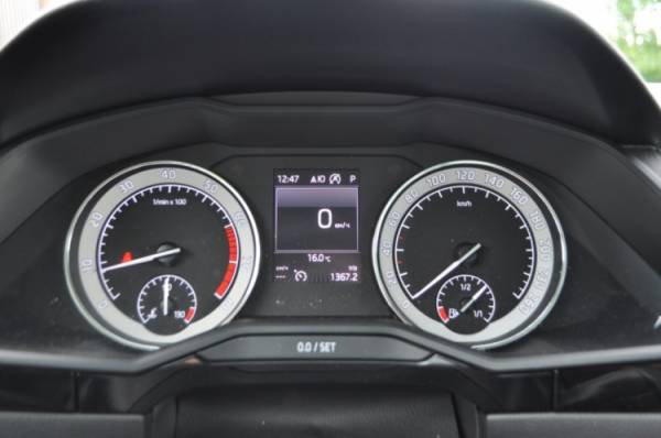 Skoda SuperB Combi: семейные ценности и никакого хулиганства Skoda SuperB Combi: семейные ценности и никакого хулиганства