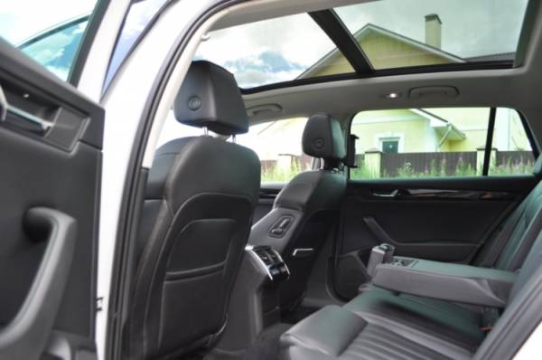 Skoda SuperB Combi: семейные ценности и никакого хулиганства Skoda SuperB Combi: семейные ценности и никакого хулиганства