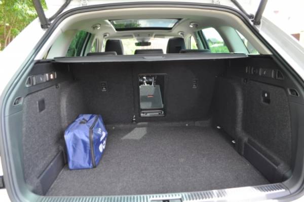 Skoda SuperB Combi: семейные ценности и никакого хулиганства Skoda SuperB Combi: семейные ценности и никакого хулиганства