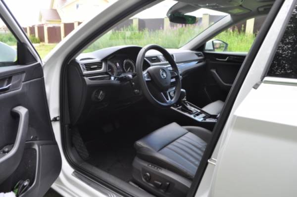 Skoda SuperB Combi: семейные ценности и никакого хулиганства Skoda SuperB Combi: семейные ценности и никакого хулиганства