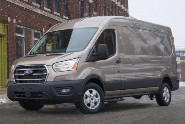 Продажи Ford Transit в России увеличились более чем в три раза по итогам апреля Продажи Ford Transit в России увеличились более чем в три раза по итогам апреля