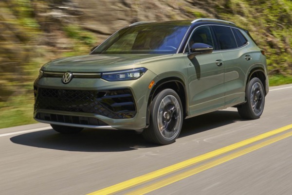 В Америке представлен мощный кроссовер Volkswagen Tiguan SEL R-Line Turbo