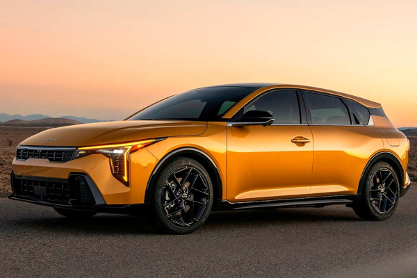 На моторшоу в Нью-Йорке состоялась премьера хэтчбека KIA K4