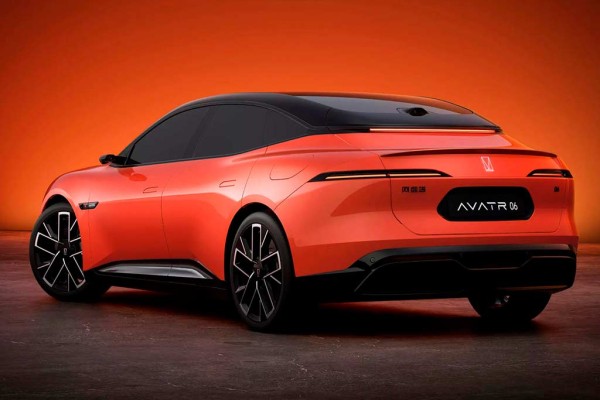 В Китае представлен новый седан Avatr 06: «младший брат» модели Avatr 12