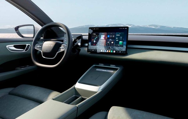 Китайцы из SAIC представили электрический седан Roewe D6