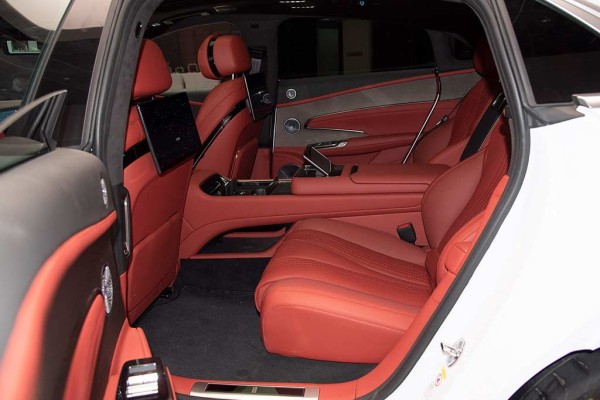 Представлен новый YangWang U7: китайский супер седан мощностью 1306 л.с. Представлен новый YangWang U7: китайский супер седан мощностью 1306 л.с.