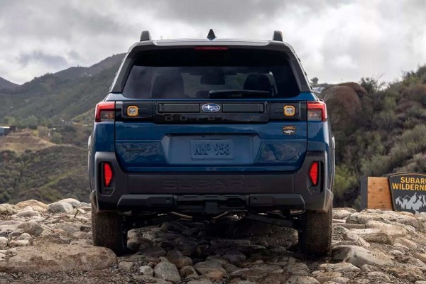 Subaru Outback в новом кузове превратился в полноценный кроссовер Subaru Outback в новом кузове превратился в полноценный кроссовер