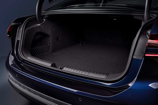 В гамме нового Audi A6 (С9) появился классический седан В гамме нового Audi A6 (С9) появился классический седан