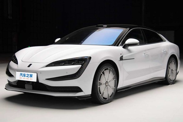 Представлен новый YangWang U7: китайский супер седан мощностью 1306 л.с. Представлен новый YangWang U7: китайский супер седан мощностью 1306 л.с.