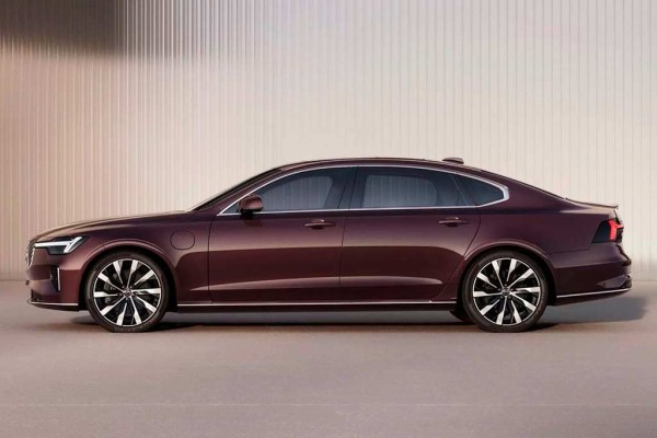 Шведы обновили флагманский седан Volvo S90 во второй раз