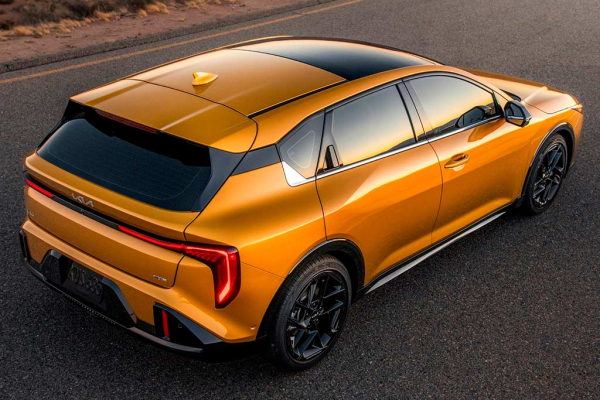 На моторшоу в Нью-Йорке состоялась премьера хэтчбека KIA K4