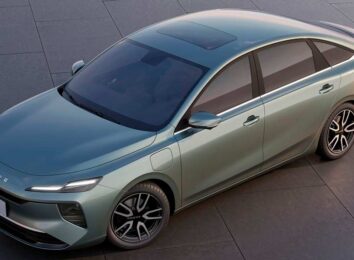 Китайцы из SAIC представили электрический седан Roewe D6