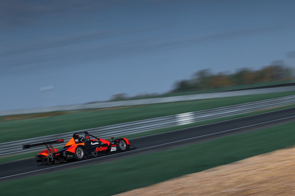 Путешествие по правилам: профессиональный гонщик делится советами об отпуске на колёсах