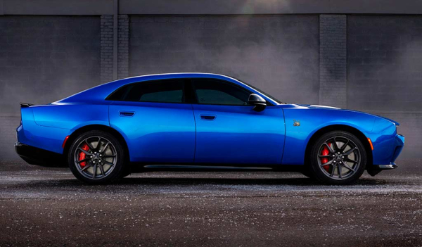Электрический Dodge Charger Daytona получил пятидверную модификацию Электрический Dodge Charger Daytona получил пятидверную модификацию