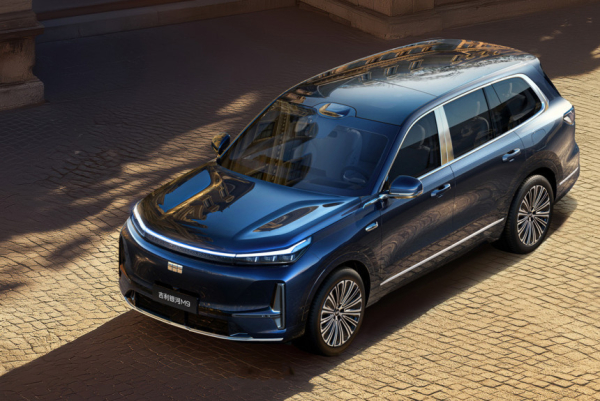 Кроссовер Geely Galaxy M9 вышел против больших гибридов