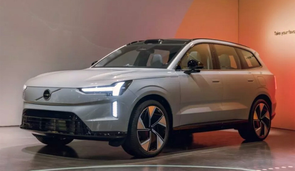 Дайджест дня: Tank 700 без обвеса, будущий Audi Q3 и другие события индустрии