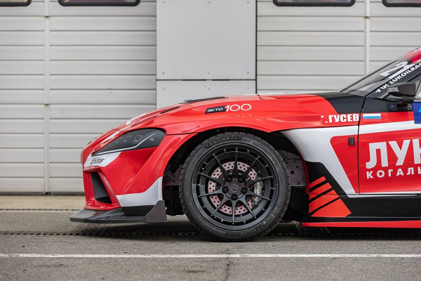 Много карбона, мало веса и рулевая рейка от BMW: тюнинг Toyota Supra A90 для RDS GP Много карбона, мало веса и рулевая рейка от BMW: тюнинг Toyota Supra A90 для RDS GP