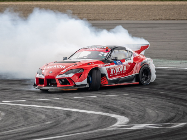 Много карбона, мало веса и рулевая рейка от BMW: тюнинг Toyota Supra A90 для RDS GP Много карбона, мало веса и рулевая рейка от BMW: тюнинг Toyota Supra A90 для RDS GP