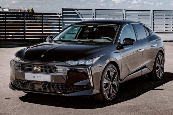 Обновленный Citroen DS4 получил иное название и обзавелся чисто электрической версией