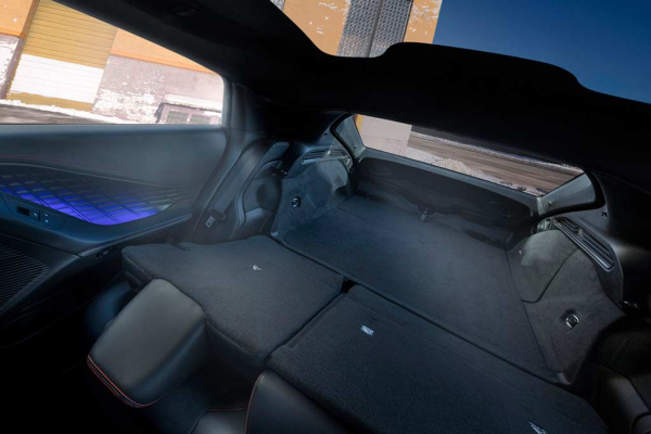 Электрический Dodge Charger Daytona получил пятидверную модификацию Электрический Dodge Charger Daytona получил пятидверную модификацию