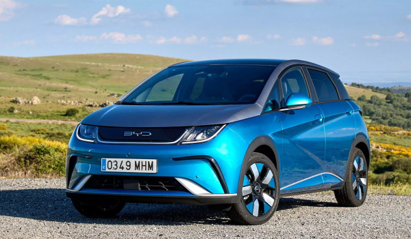 Дайджест дня: японская Corolla Cross, BYD против Теслы и другие события индустрии