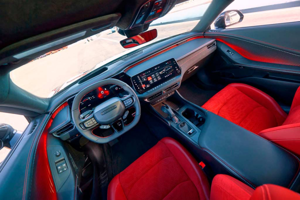 Электрический Dodge Charger Daytona получил пятидверную модификацию Электрический Dodge Charger Daytona получил пятидверную модификацию