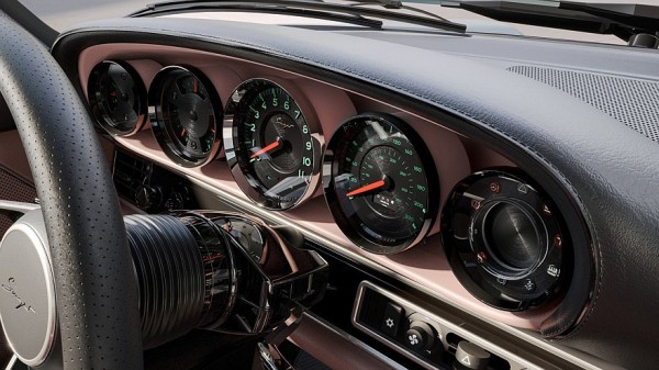 Очередной крутой Porsche 911 от Singer: широкий кузов, четыре фары и атмосферные 426 л.с. Очередной крутой Porsche 911 от Singer: широкий кузов, четыре фары и атмосферные 426 л.с.