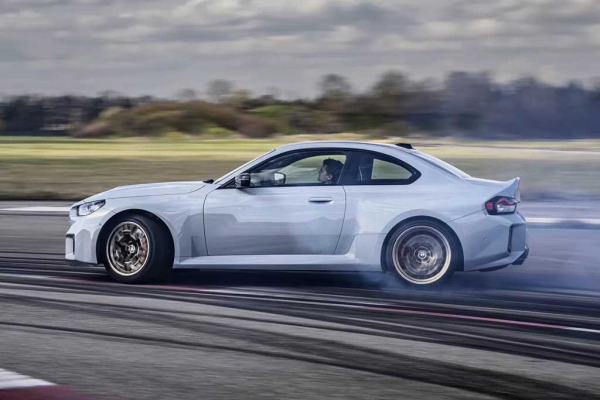 BMW M2 CS: экстремальная версия модели с 530-сильным движком BMW M2 CS: экстремальная версия модели с 530-сильным движком