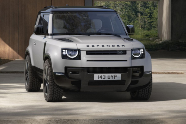 Land Rover Defender подвергся легким доработкам