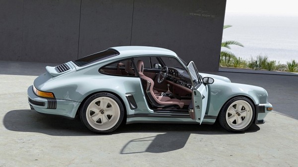 Очередной крутой Porsche 911 от Singer: широкий кузов, четыре фары и атмосферные 426 л.с. Очередной крутой Porsche 911 от Singer: широкий кузов, четыре фары и атмосферные 426 л.с.