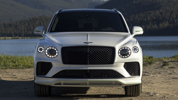 Представлена самая мощная версия кроссовера Bentley Bentayga Представлена самая мощная версия кроссовера Bentley Bentayga