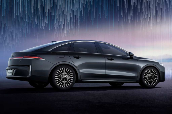 Roewe M7 DMH: китайский гибридный седан с дизайном в стиле Rolls-Royce