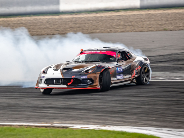 Четыре топливных насоса для 1646 лошадиных сил: тюнинг Dodge Viper SRT для RDS GP Четыре топливных насоса для 1646 лошадиных сил: тюнинг Dodge Viper SRT для RDS GP