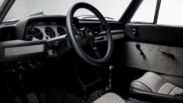 Настоящий Neue Klasse: представлен рестомод на основе BMW 2002 Настоящий Neue Klasse: представлен рестомод на основе BMW 2002