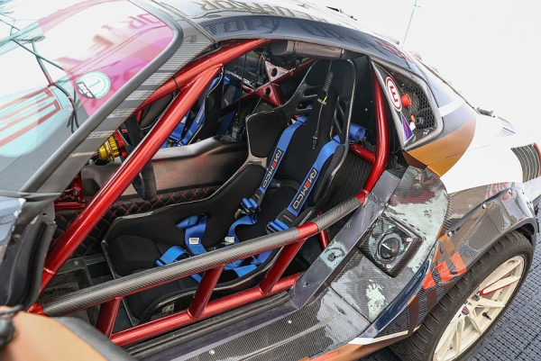 Четыре топливных насоса для 1646 лошадиных сил: тюнинг Dodge Viper SRT для RDS GP Четыре топливных насоса для 1646 лошадиных сил: тюнинг Dodge Viper SRT для RDS GP