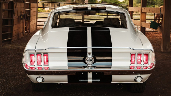 Ford Mustang ‘67 Ghost от ECD Automotive Design: классический рестомод с мотором Roush V8