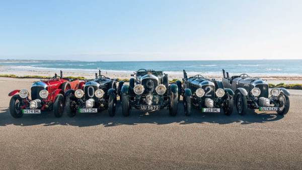 Уменьшенный Bentley Blower Jnr вышел на дороги общего пользования