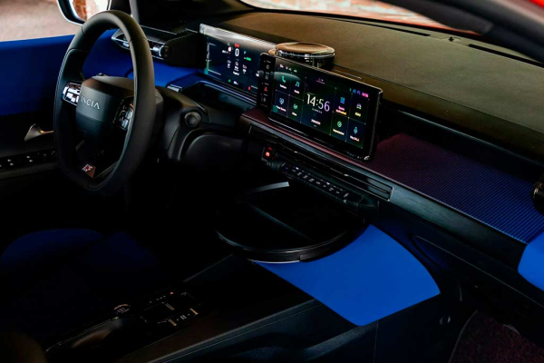 Хэтчбек Lancia Ypsilon получил «горячую» версию HF и две гоночные модификации