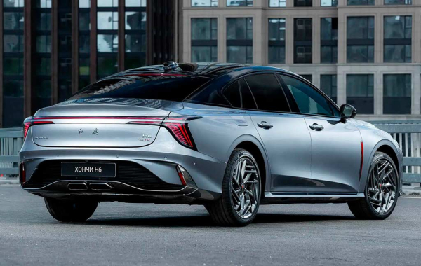 До России добрался лифтбек Hongqi H6: известны цены и комплектации До России добрался лифтбек Hongqi H6: известны цены и комплектации