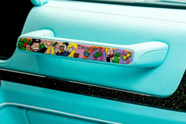 Брызги, усы и доллары: Mansory опять «порезала» G-класс и раскрасила его в стиле поп-арт