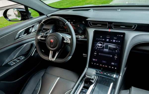 До России добрался лифтбек Hongqi H6: известны цены и комплектации До России добрался лифтбек Hongqi H6: известны цены и комплектации