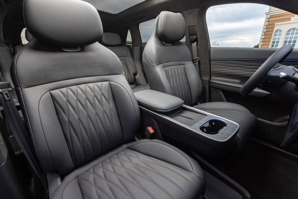 Покупаем Exlantix ET: что это за автомобиль и чем он интересен