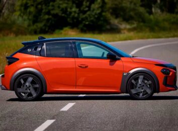 Хэтчбек Lancia Ypsilon получил «горячую» версию HF и две гоночные модификации