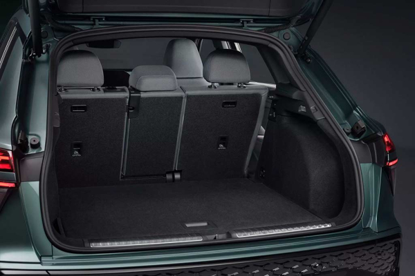 Немцы рассекретили кроссовер Audi Q3 третьего поколения