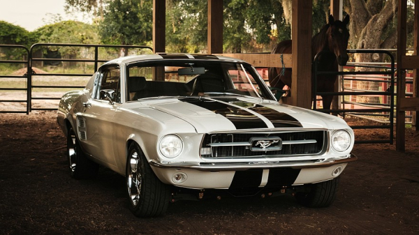 Ford Mustang ‘67 Ghost от ECD Automotive Design: классический рестомод с мотором Roush V8