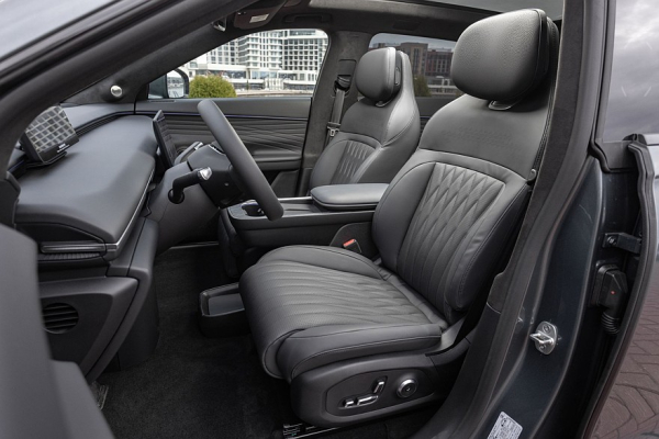 Покупаем Exlantix ET: что это за автомобиль и чем он интересен