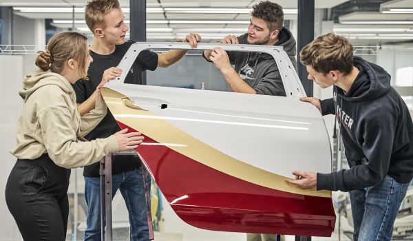 Дайджест дня: юбилейный Polo, полноприводный Grandland и другие события индустрии