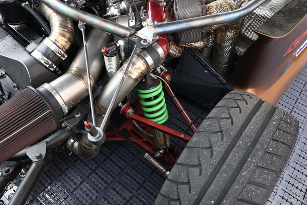 Четыре топливных насоса для 1646 лошадиных сил: тюнинг Dodge Viper SRT для RDS GP Четыре топливных насоса для 1646 лошадиных сил: тюнинг Dodge Viper SRT для RDS GP